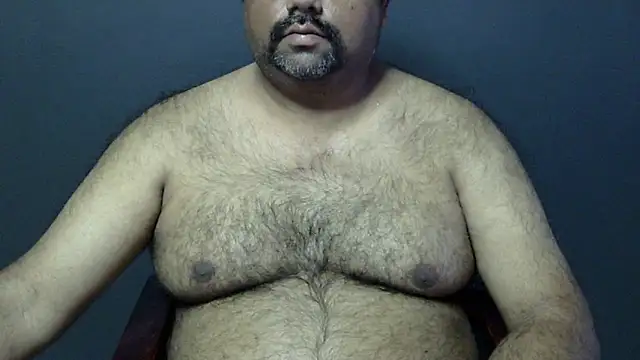 Snapshot of hairysubcub_70 chatting on 02.24.25 hairysubcub 70 online show from 02.24.25