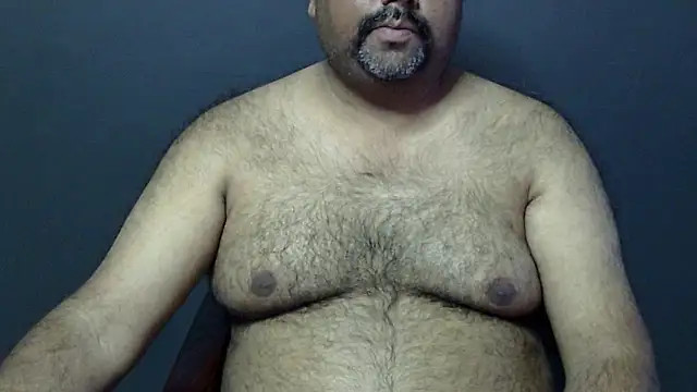 Snapshot of hairysubcub_70 chatting on 02.25.25 hairysubcub 70 online show from 02.25.25