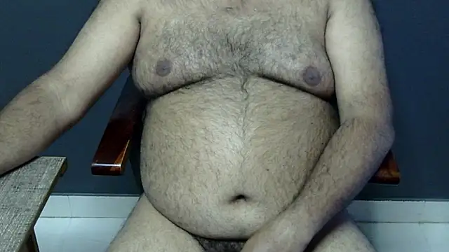 Snapshot of hairysubcub_70 chatting on 02.25.25 hairysubcub 70 online show from 02.25.25