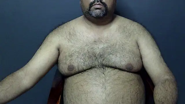 Snapshot of hairysubcub_70 chatting on 02.28.25 hairysubcub 70 online show from 02.28.25