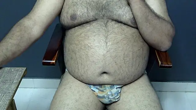 Snapshot of hairysubcub_70 chatting on 03.02.25 hairysubcub 70 online show from 03.02.25