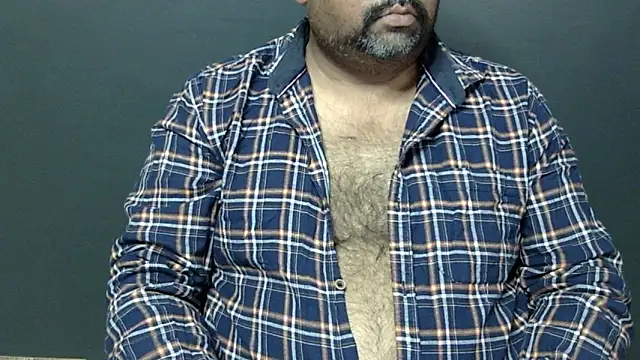 Snapshot of hairysubcub_70 chatting on 03.02.25 hairysubcub 70 online show from 03.02.25