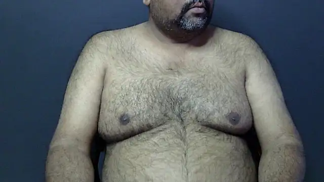 Snapshot of hairysubcub_70 chatting on 03.03.25 hairysubcub 70 online show from 03.03.25