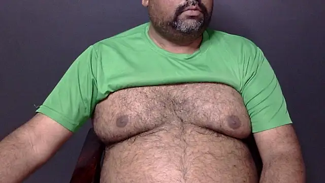 Snapshot of hairysubcub_70 chatting on 03.03.25 hairysubcub 70 online show from 03.03.25