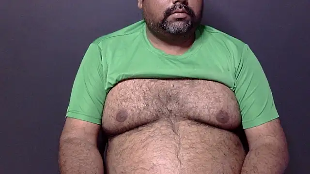 Snapshot of hairysubcub_70 chatting on 03.04.25 hairysubcub 70 online show from 03.04.25