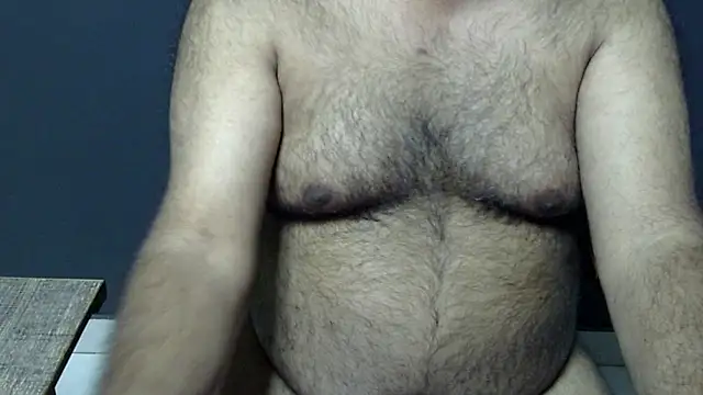 Snapshot of hairysubcub_70 chatting on 03.04.25 hairysubcub 70 online show from 03.04.25
