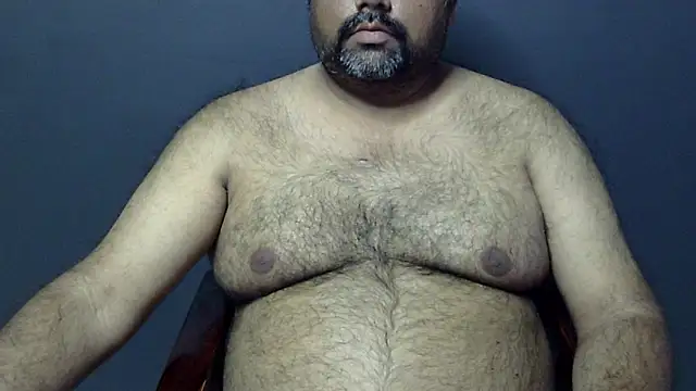Snapshot of hairysubcub_70 chatting on 03.07.25 hairysubcub 70 online show from 03.07.25