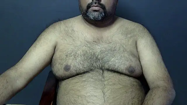Snapshot of hairysubcub_70 chatting on 03.08.25 hairysubcub 70 online show from 03.08.25