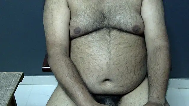 Snapshot of hairysubcub_70 chatting on 03.08.25 hairysubcub 70 online show from 03.08.25