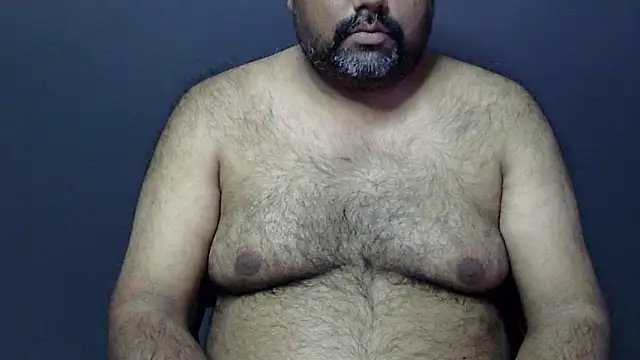 Snapshot of hairysubcub_70 chatting on 03.09.25 hairysubcub 70 online show from 03.09.25