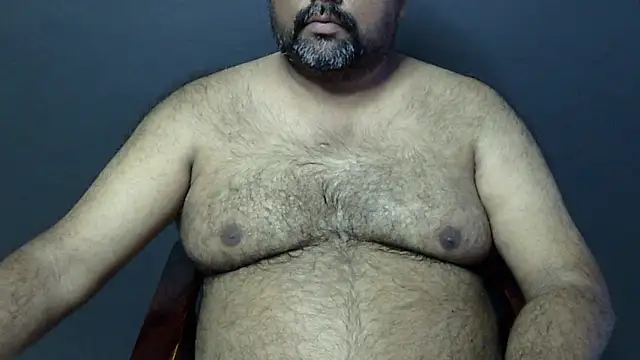 Snapshot of hairysubcub_70 chatting on 03.10.25 hairysubcub 70 online show from 03.10.25