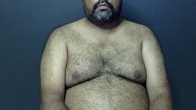 Snapshot of hairysubcub_70 chatting on 03.11.25 hairysubcub 70 online show from 03.11.25