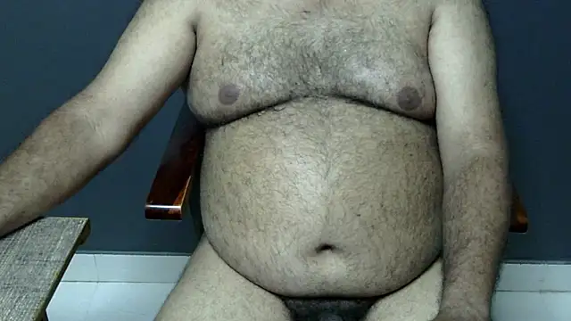 Snapshot of hairysubcub_70 chatting on 03.14.25 hairysubcub 70 online show from 03.14.25