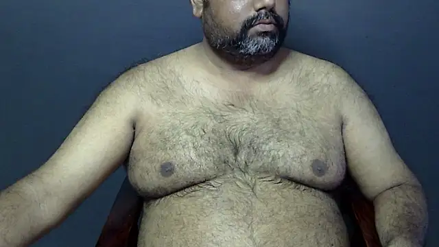 Snapshot of hairysubcub_70 chatting on 03.16.25 hairysubcub 70 online show from 03.16.25