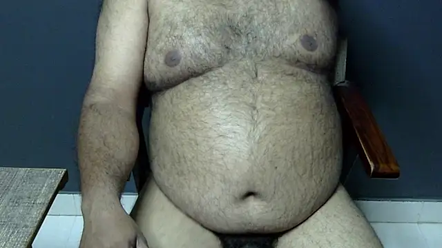 Snapshot of hairysubcub_70 chatting on 03.20.25 hairysubcub 70 online show from 03.20.25