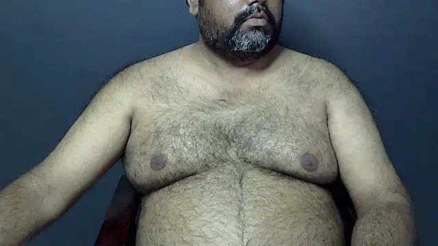 Snapshot of hairysubcub_70 chatting on 03.22.25 hairysubcub 70 online show from 03.22.25
