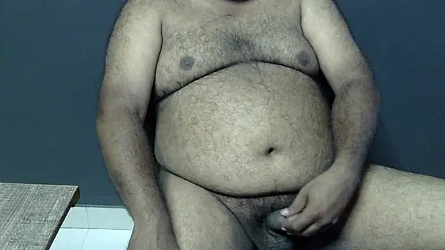 Snapshot of hairysubcub_70 chatting on 09.09.25 hairysubcub 70 online show from 09.09.25