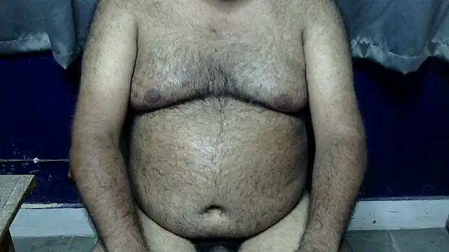 Snapshot of hairysubcub_70 chatting on 06.25.26 hairysubcub 70 online show from 06.25.26