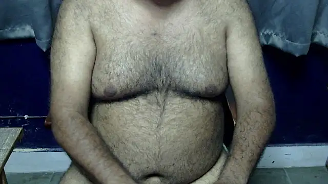 Snapshot of hairysubcub_70 chatting on 06.28.26 hairysubcub 70 online show from 06.28.26