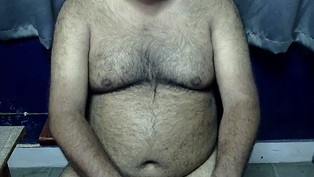 Snapshot of hairysubcub_70 chatting on 07.11.26 hairysubcub 70 online show from 07.11.26