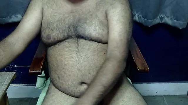 Snapshot of hairysubcub_70 chatting on 07.21.26 hairysubcub 70 online show from 07.21.26