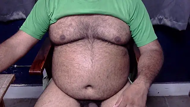 Snapshot of hairysubcub_70 chatting on 07.24.26 hairysubcub 70 online show from 07.24.26