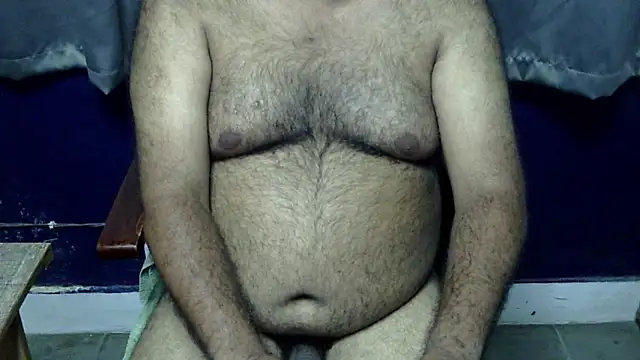 Snapshot of hairysubcub_70 chatting on 07.26.26 hairysubcub 70 online show from 07.26.26