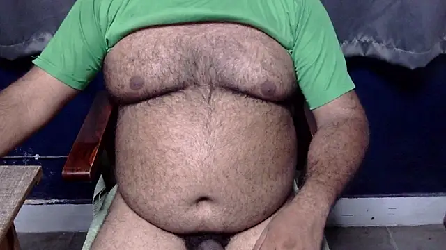 Snapshot of hairysubcub_70 chatting on 07.27.26 hairysubcub 70 online show from 07.27.26