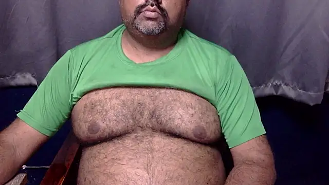 Snapshot of hairysubcub_70 chatting on 07.28.26 hairysubcub 70 online show from 07.28.26