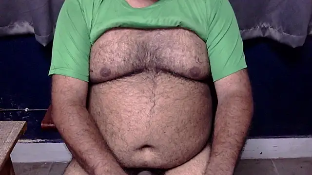 Snapshot of hairysubcub_70 chatting on 07.30.26 hairysubcub 70 online show from 07.30.26
