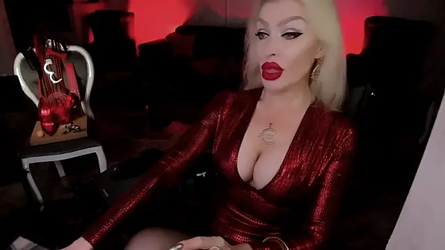 Snapshot of GreedyFinDom chatting on 11.28.25 GreedyFinDom online show from 11.28.25