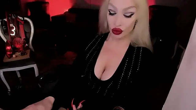 Snapshot of GreedyFinDom chatting on 12.05.25 GreedyFinDom online show from 12.05.25