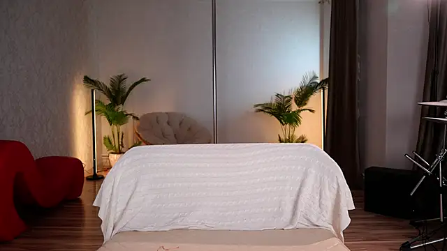 KittyCaitlin online show from 04.26.26