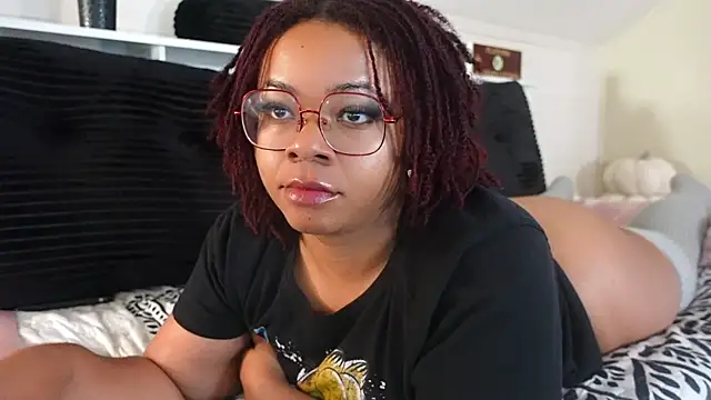 Snapshot of -khayaparker chatting on 11.10.25 -khayaparker online show from 11.10.25