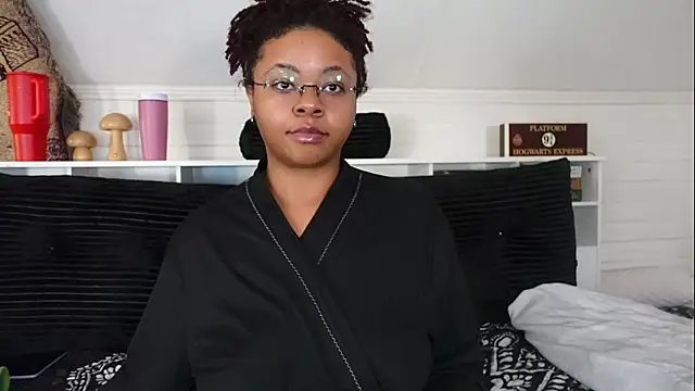 Snapshot of -khayaparker chatting on 12.19.25 -khayaparker online show from 12.19.25