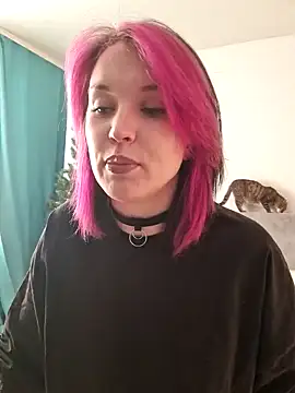 Snapshot of LazyTanukii chatting on 12.09.24 LazyTanukii online show from 12.09.24