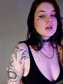 Snapshot of LazyTanukii chatting on 10.17.25 LazyTanukii online show from 10.17.25