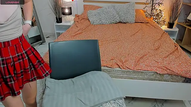 Snapshot of CharmedDoll chatting on 03.04.25 CharmedDoll online show from 03.04.25