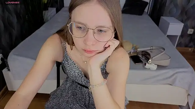 CharmedDoll online show from 08.04.26