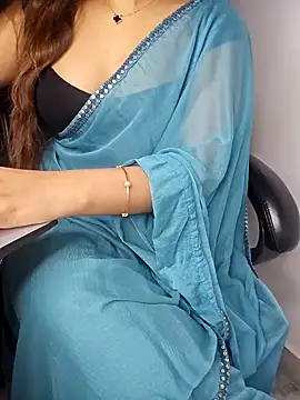 Snapshot of aliyaah_singh chatting on 03.05.25 aliyaah singh online show from 03.05.25