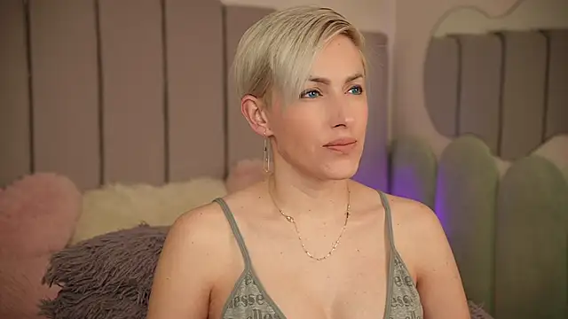 VickySecret96 online show from 03.02.25