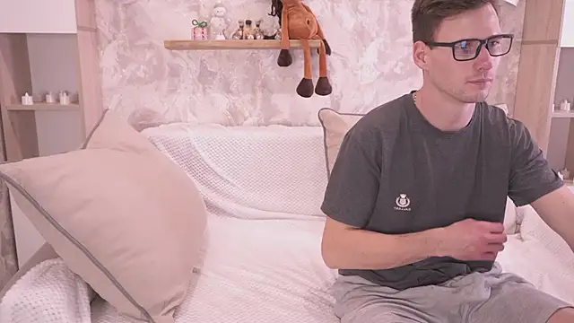 FluffyHat online show from 12.14.25