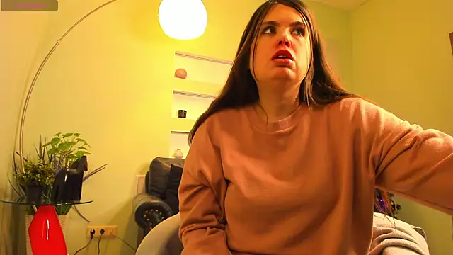 Snapshot of BattyMoll chatting on 12.10.24 BattyMoll online show from 12.10.24