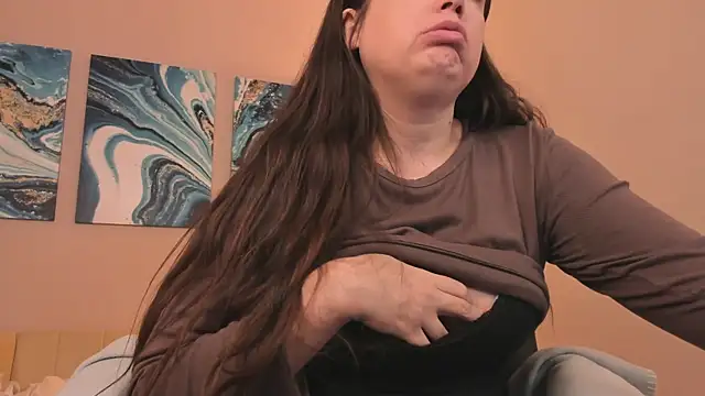 Snapshot of BattyMoll chatting on 12.23.24 BattyMoll online show from 12.23.24