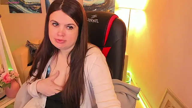 Snapshot of BattyMoll chatting on 12.28.24 BattyMoll online show from 12.28.24