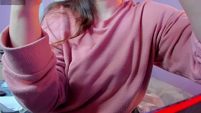 Snapshot of BattyMoll chatting on 02.14.25 BattyMoll online show from 02.14.25