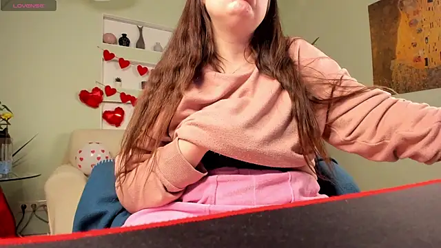 Snapshot of BattyMoll chatting on 02.16.25 BattyMoll online show from 02.16.25