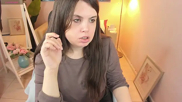 Snapshot of BattyMoll chatting on 03.09.25 BattyMoll online show from 03.09.25