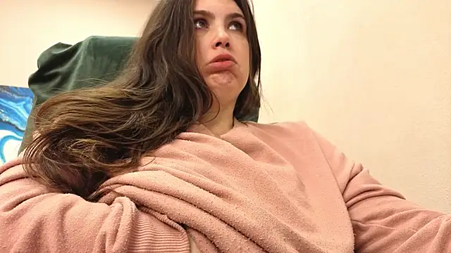 Snapshot of BattyMoll chatting on 10.12.25 BattyMoll online show from 10.12.25