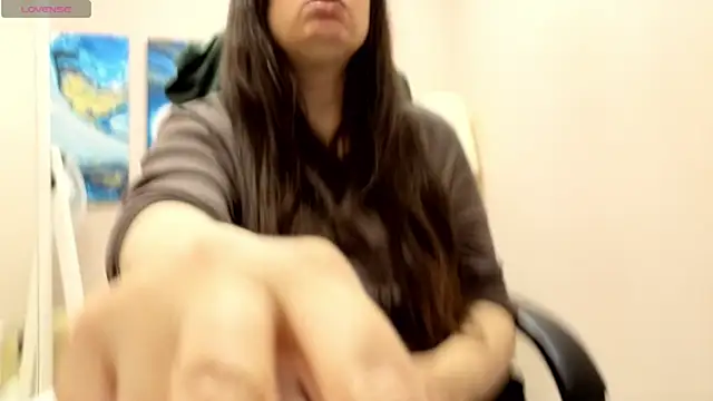 Snapshot of BattyMoll chatting on 10.19.25 BattyMoll online show from 10.19.25